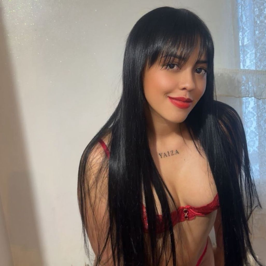 Escort - CHLOE - Ibiza Tops